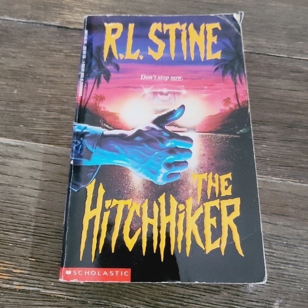 Vintage Point Horror R.L. Stine The Hitchhiker Scholastic Paperback Book